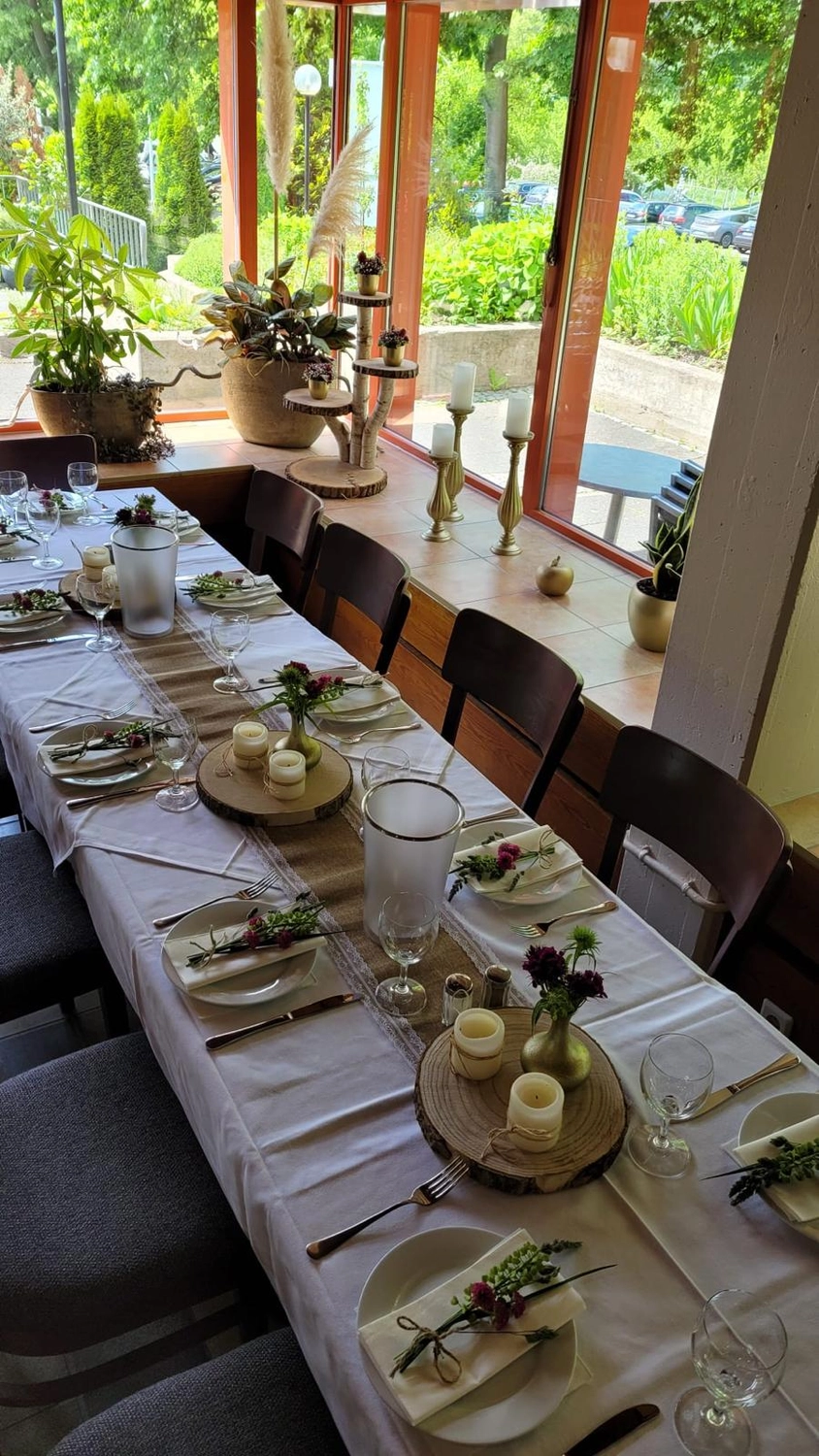 Apfelbaum - Restaurant - Esstisch