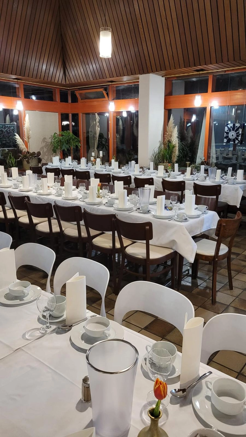 Apfelbaum - Restaurant - innen